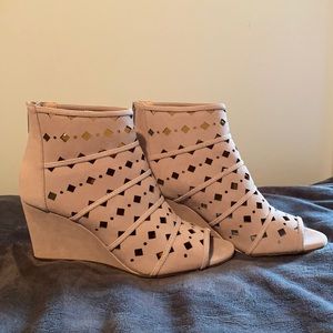 Micheal Kors wedges size 8